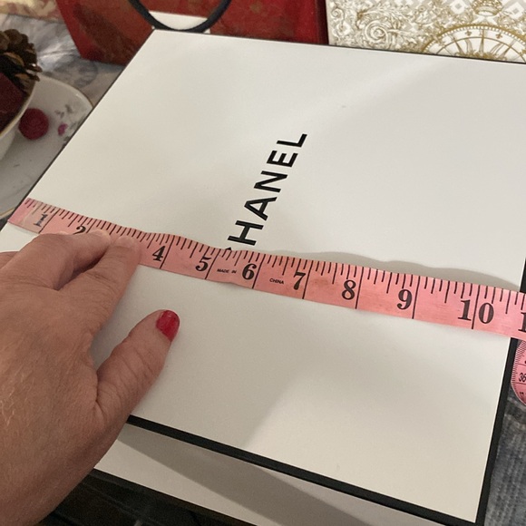 Chanel Gift Bag with Gift Box - Picture 14 of 16